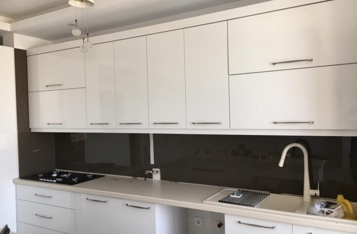 لاکوبل رنگی دیواری بین کابینتی