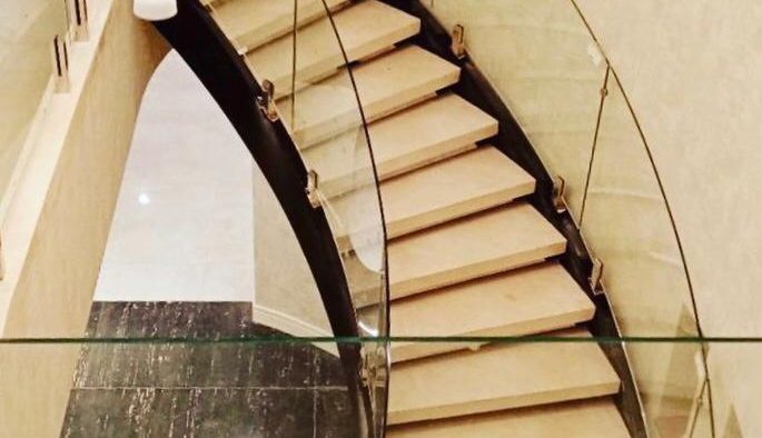 نرده شیشه ای رویال